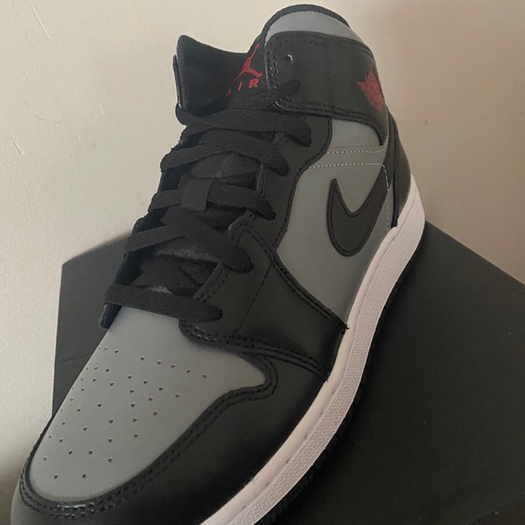 Nike - Picture 1 of 4
